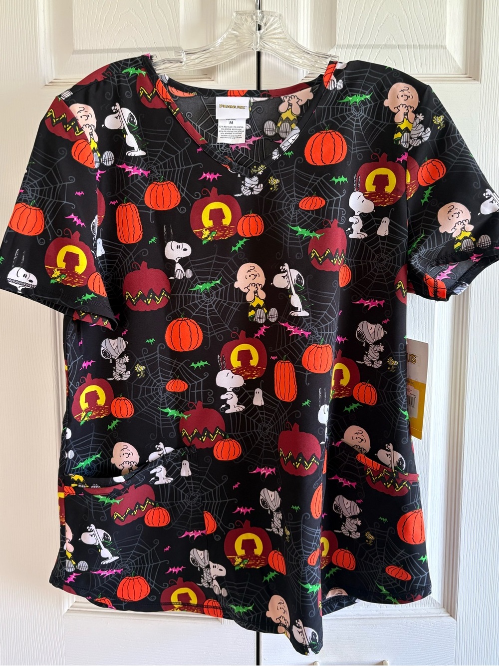 Peanuts Snoopy Halloween Scrub Top - M